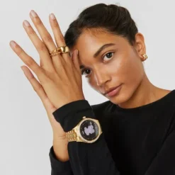 Reloj smartwatch con brazalete de acero IP dorado y zirconias blancas T-Shine Connect^TOUS Sale